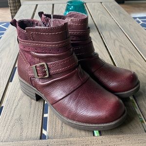 Earth boots, never worn.